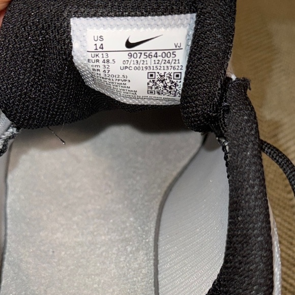 NWT Nike Men's Platinum Speckled Running Racing Shoes 907564-005 SIZE 13 & 14 - Picture 2 of 10